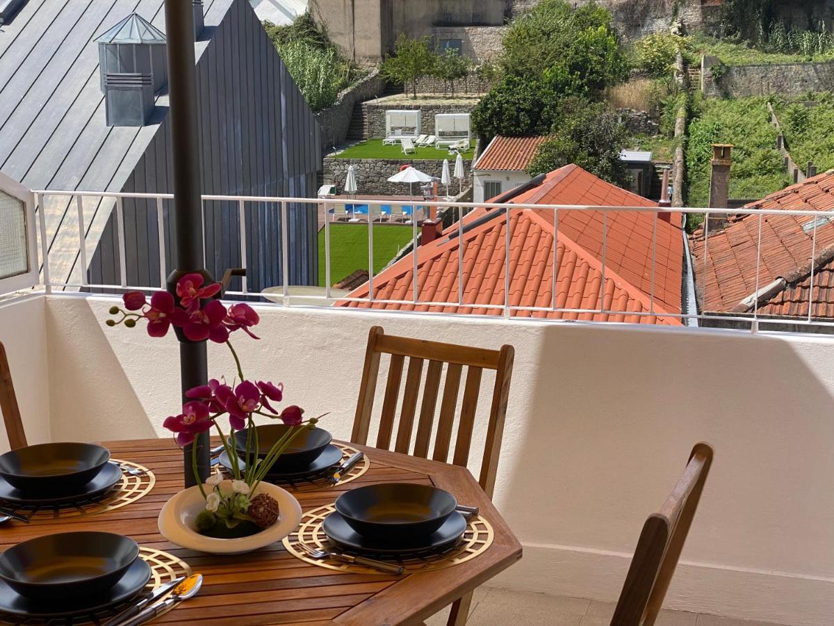 Apartamento Com Patio Na Rua Principal Da Cidade Порту Екстер'єр фото